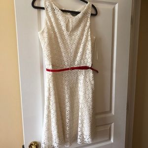 TAYLOR WHITE LACE DRESS SIZE 14